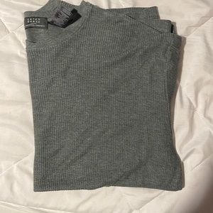 Gray sweater type shirt (medium)